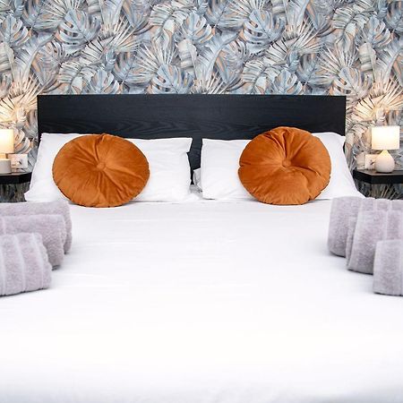 Domus Carmela Bed & Breakfast Наполи Екстериор снимка
