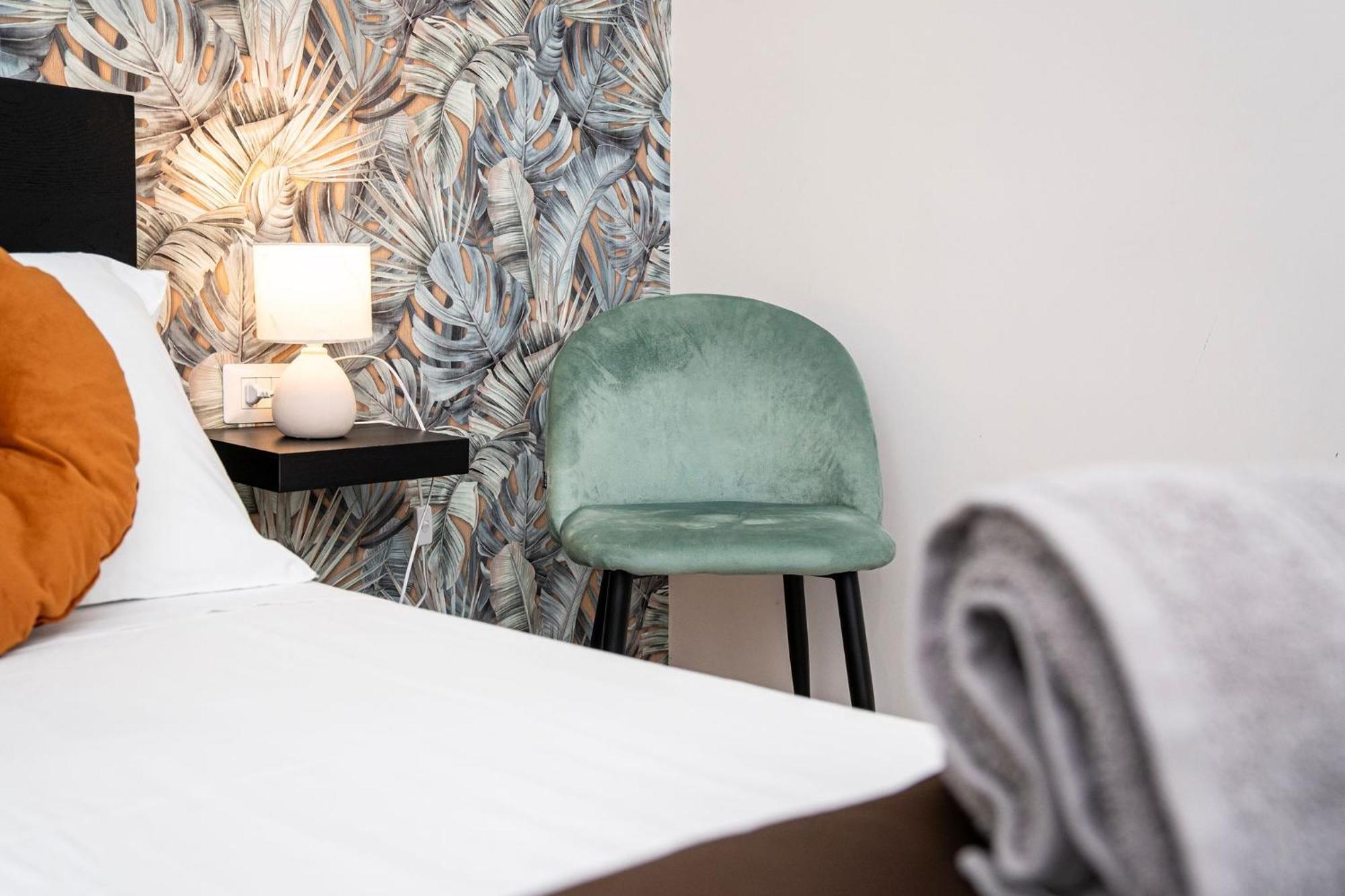 Domus Carmela Bed & Breakfast Наполи Екстериор снимка